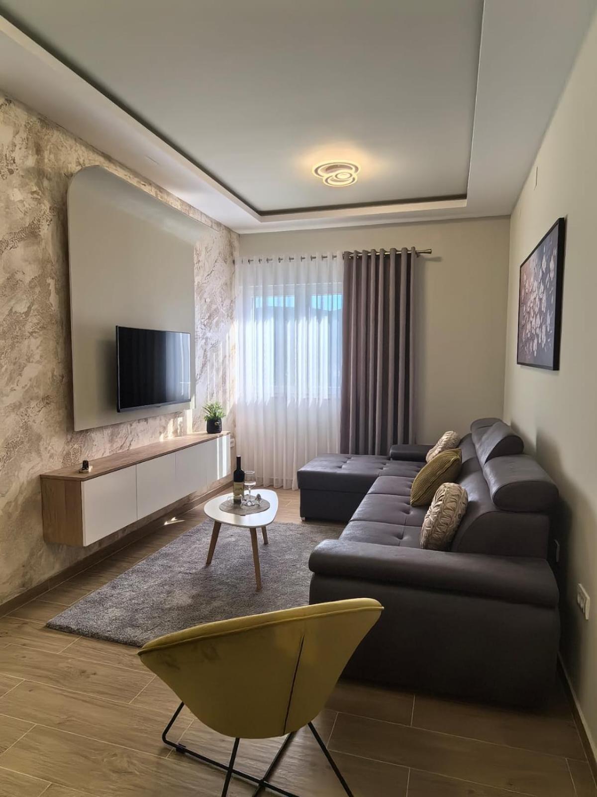 Sunny Hill - Parking - Fenced Garden - Luxury Loft Apartment โกตอร์ ภายนอก รูปภาพ